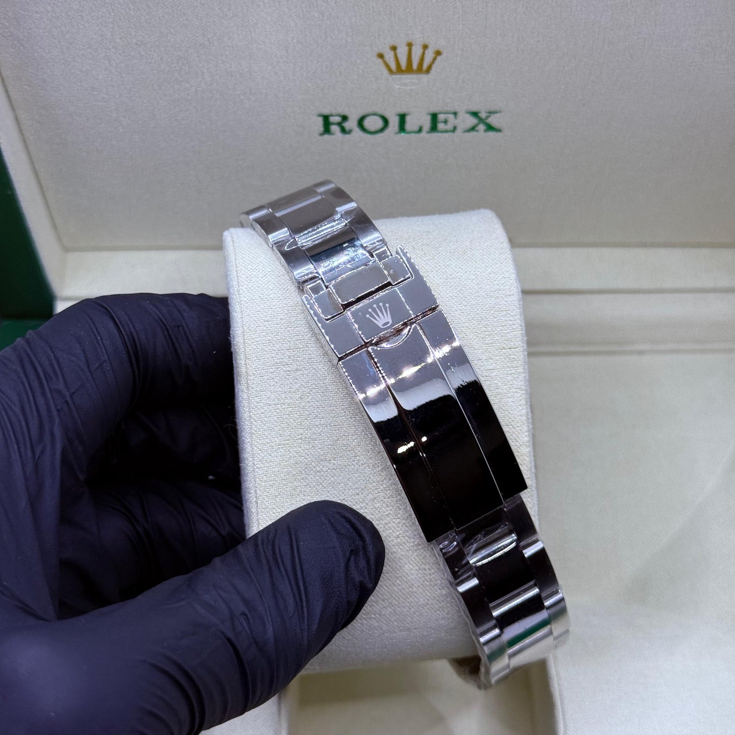 Rolex Submariner green rotating dial with master lock